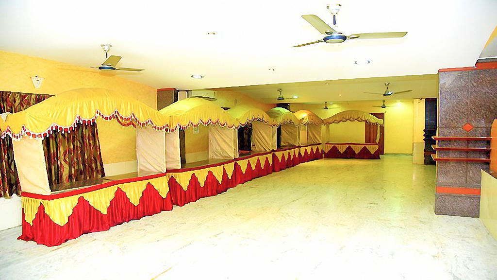 Hôtel Sindhu Towers à Vellore Extérieur photo