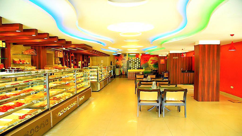 Hôtel Sindhu Towers à Vellore Extérieur photo